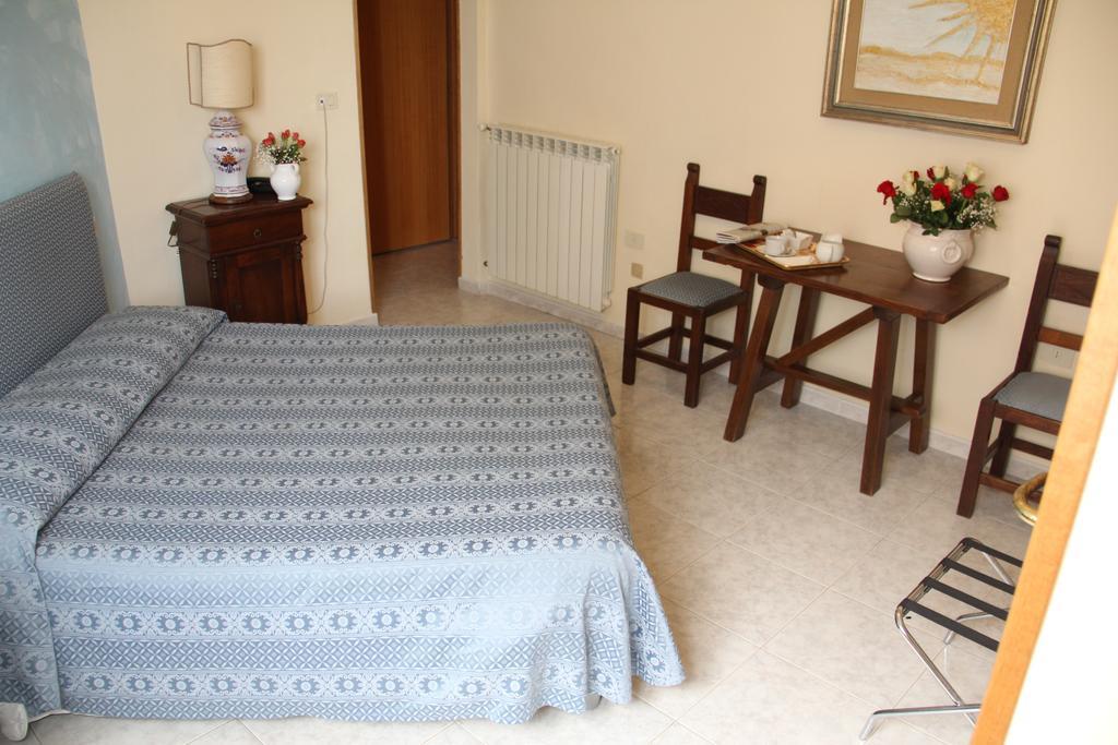 Gemini Camere E Suites Grosseto Habitación foto