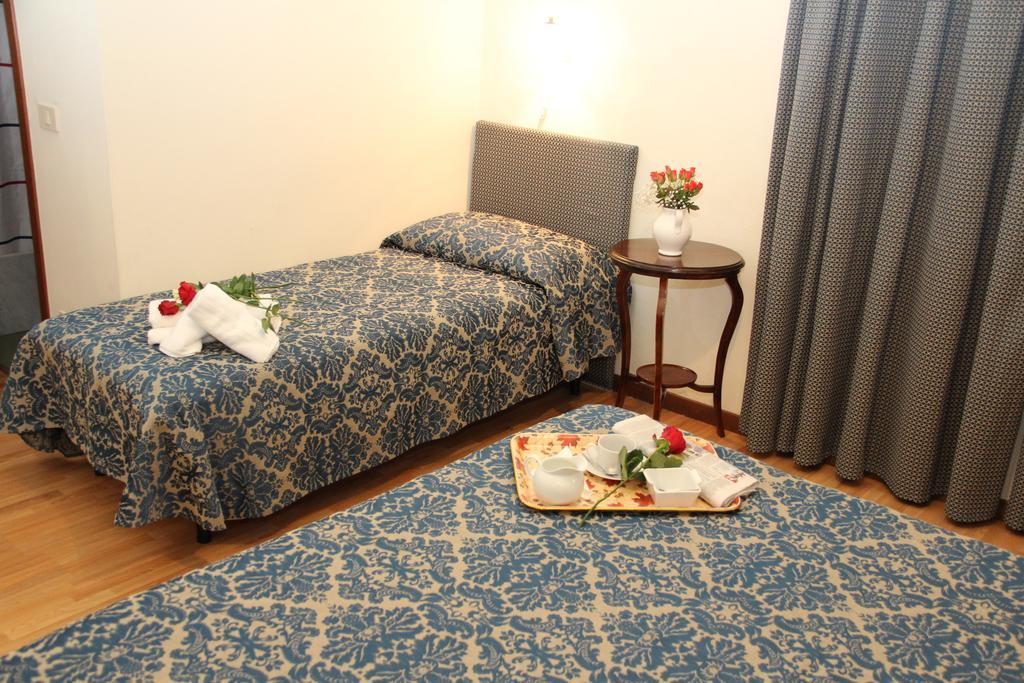 Gemini Camere E Suites Grosseto Habitación foto