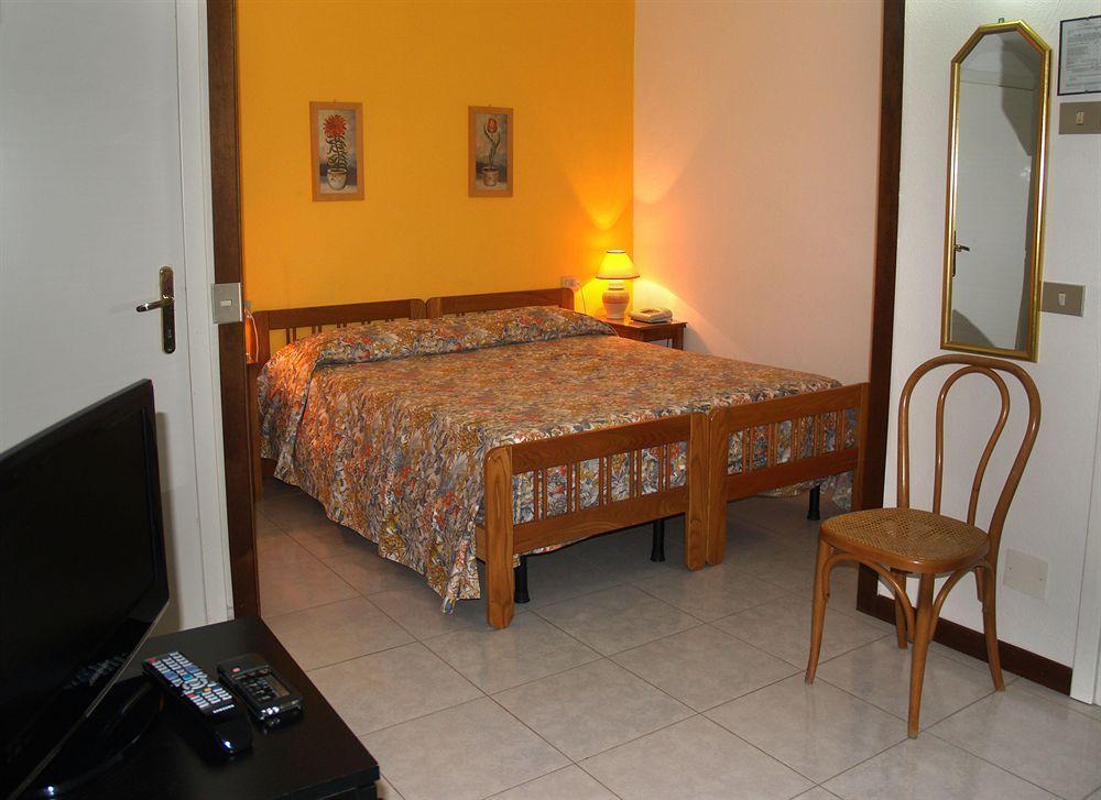 Gemini Camere E Suites Grosseto Exterior foto